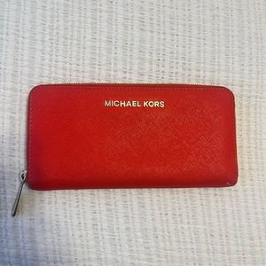 Michael Kors wallet in red!